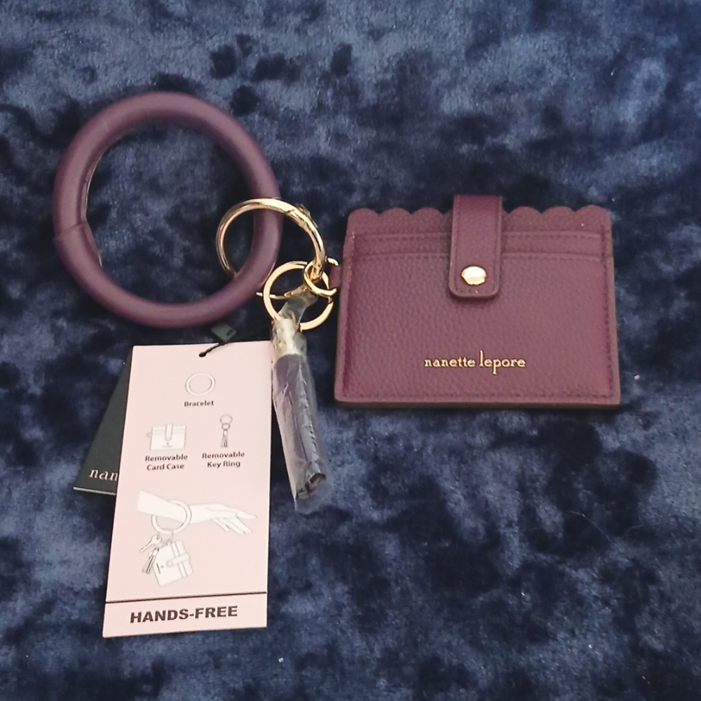 Hands-free Wallet